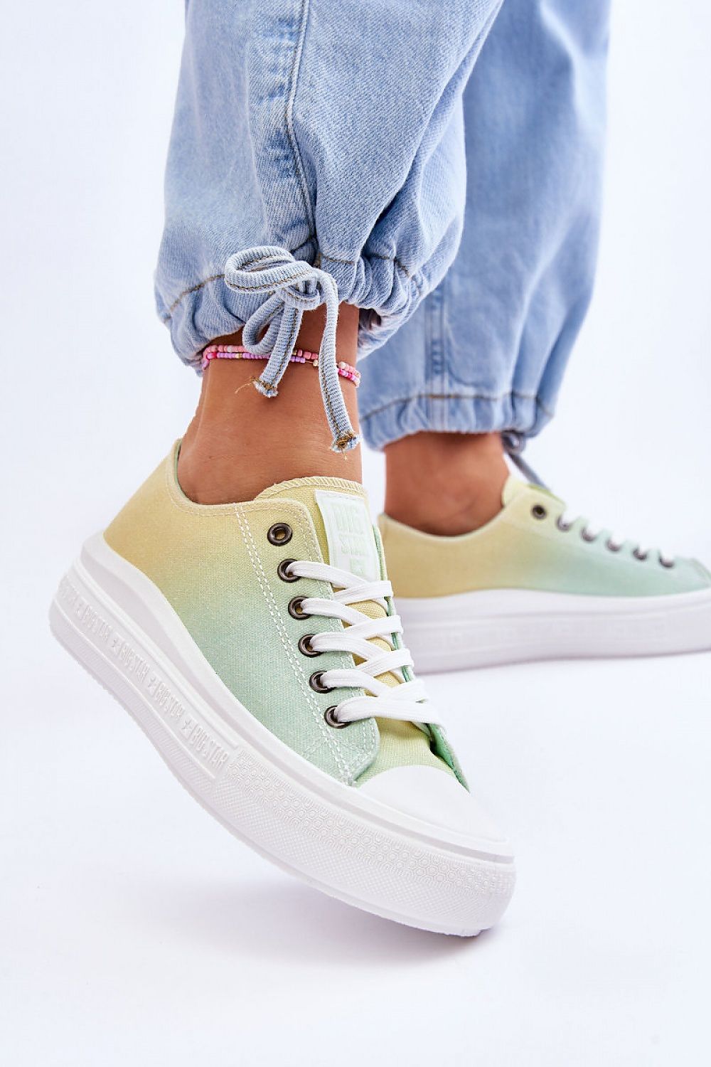 Sneakers Step in style