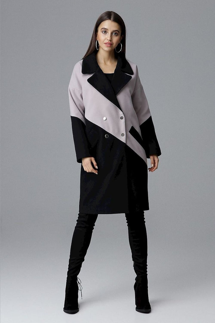 A stylish two-tone coat with a turn-up collar and pockets Figl